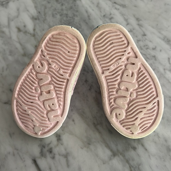 Native shoes - Picture 2 of 3